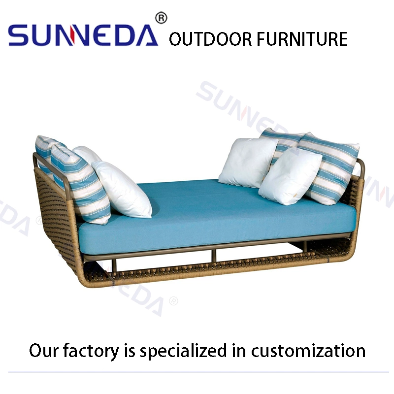 Outdoor Hot-Selling Simple Leisure Splicing Sun Daybed with Acrylic Cushion